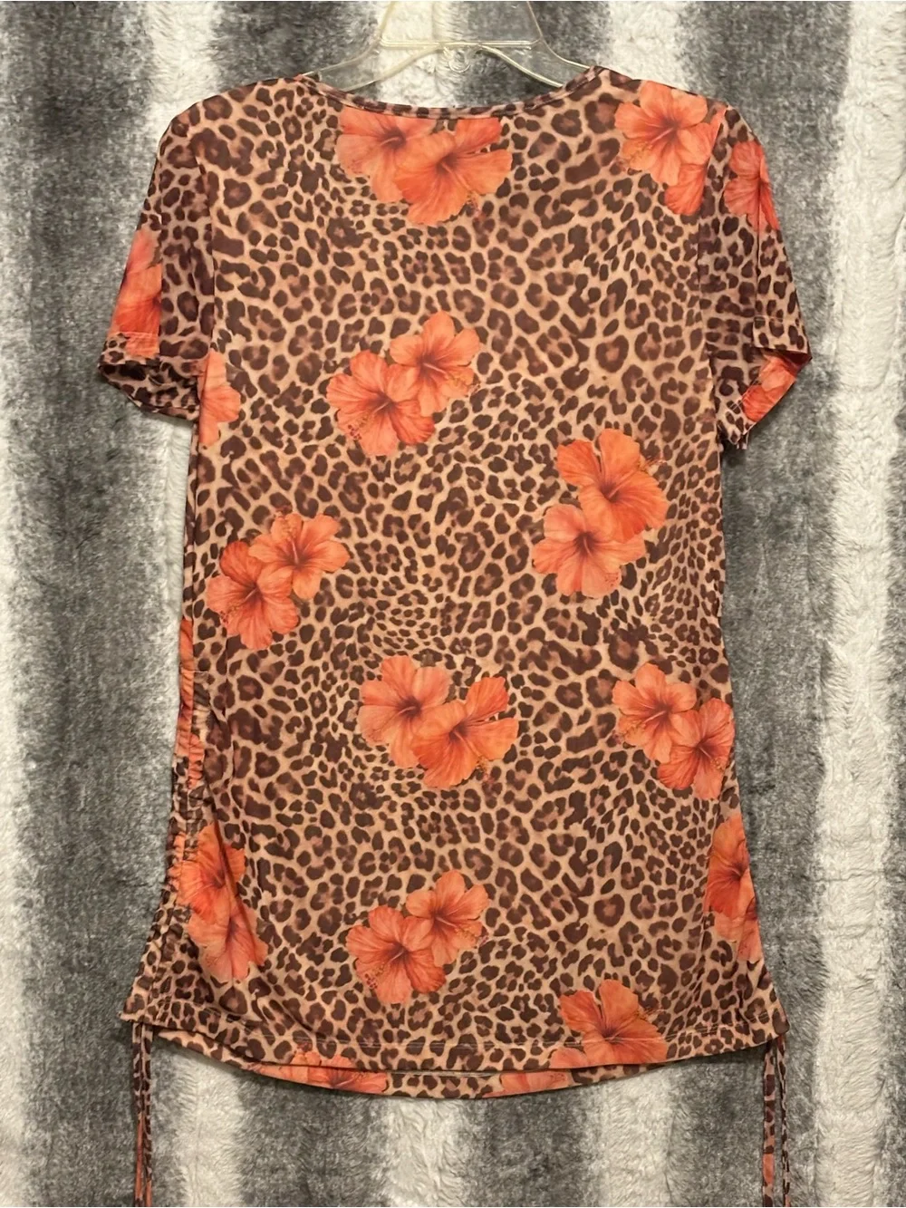 Leopard Floral Print Short Sleeve Top in Brown and Coral size 1X (14-16)